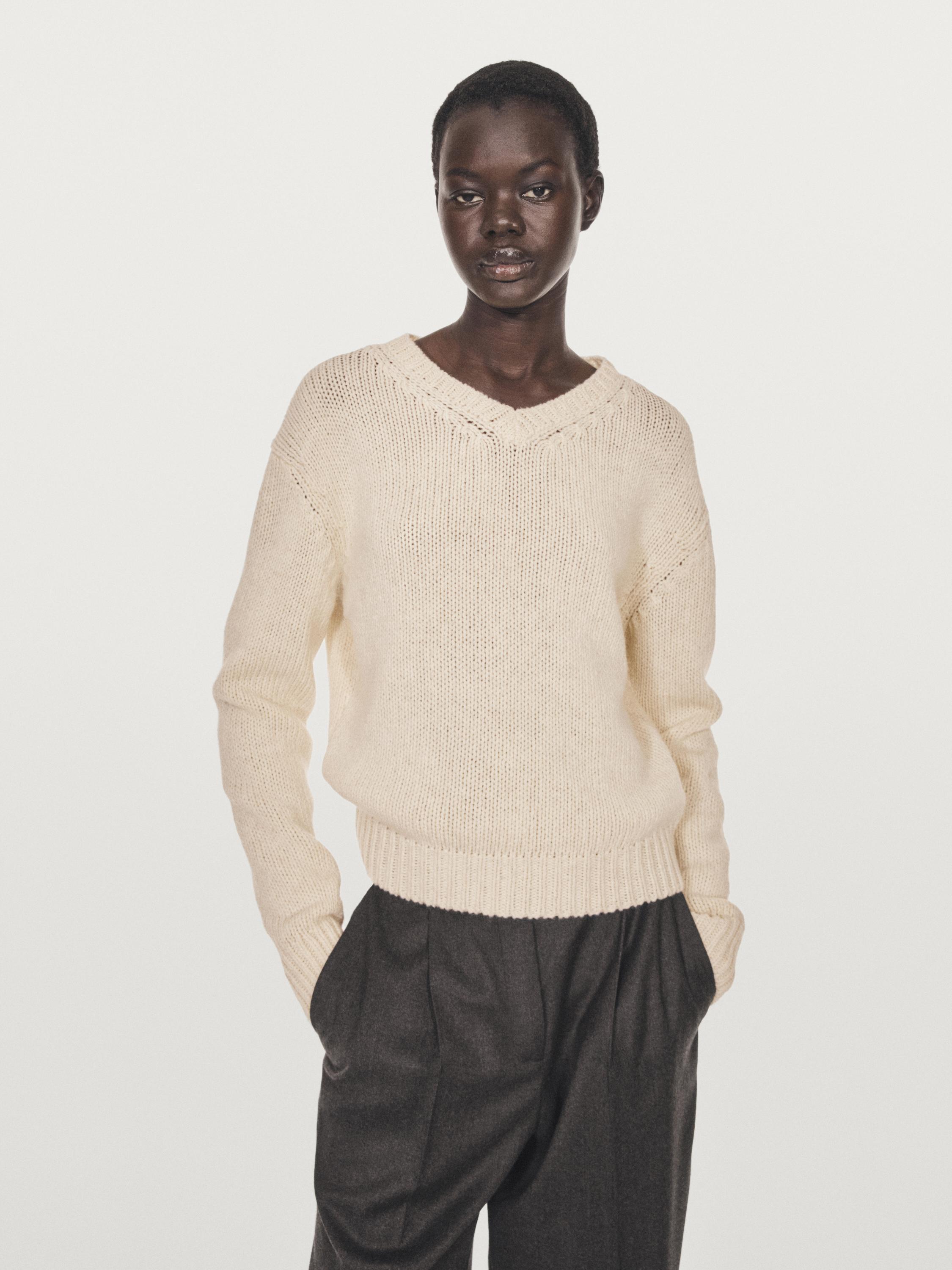 100% wool V-neck knit sweater